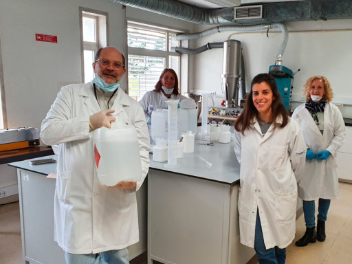 Faculdade de Farmácia da Universidade de Lisboa preparou desinfetante para combater COVID-19 e prepara Desinfetante para o Hospital de Campanha